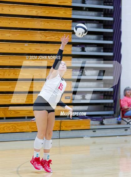 Thumbnail 3 in Wapahani vs. Leo (Leo Invite) photogallery.