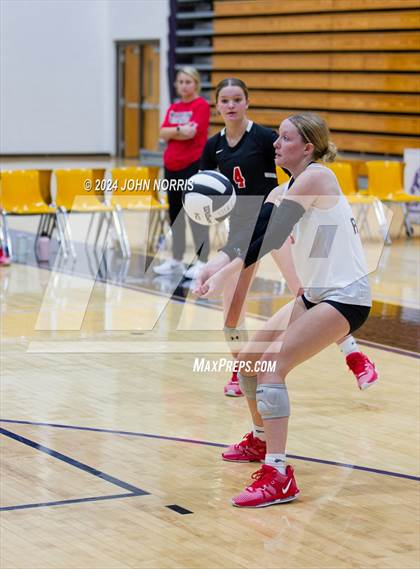 Thumbnail 3 in Wapahani vs. Leo (Leo Invite) photogallery.