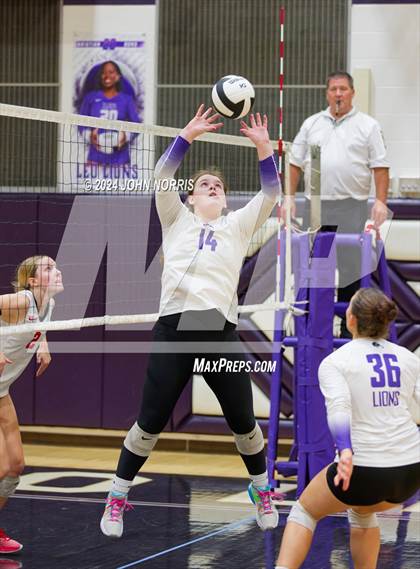 Thumbnail 3 in Wapahani vs. Leo (Leo Invite) photogallery.