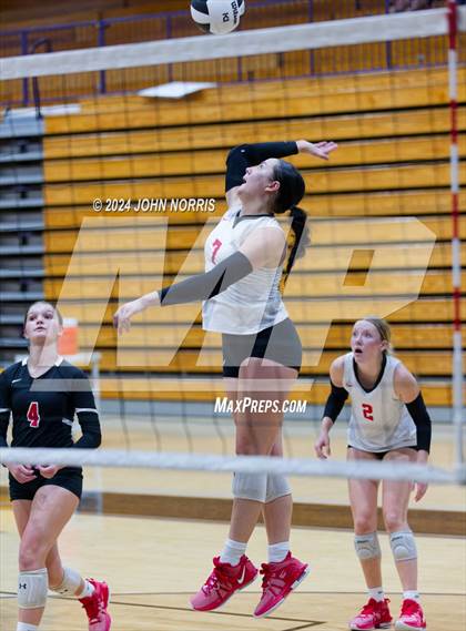 Thumbnail 3 in Wapahani vs. Leo (Leo Invite) photogallery.