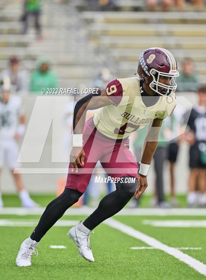 Thumbnail 2 in Summer Creek vs. Stratford (UIL Football 6A D2 Region 3 Regional) photogallery.
