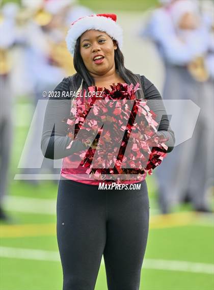 Thumbnail 3 in Summer Creek vs. Stratford (UIL Football 6A D2 Region 3 Regional) photogallery.