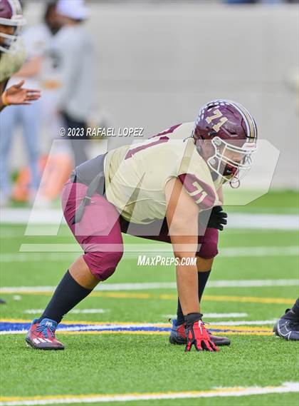 Thumbnail 2 in Summer Creek vs. Stratford (UIL Football 6A D2 Region 3 Regional) photogallery.