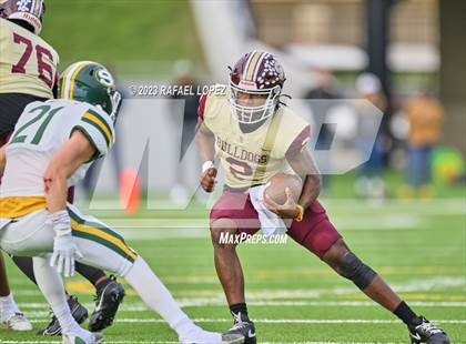 Thumbnail 1 in Summer Creek vs. Stratford (UIL Football 6A D2 Region 3 Regional) photogallery.