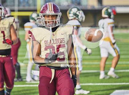 Thumbnail 2 in Summer Creek vs. Stratford (UIL Football 6A D2 Region 3 Regional) photogallery.