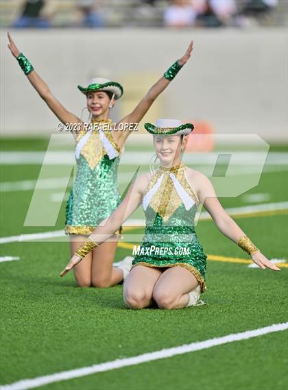 Thumbnail 3 in Summer Creek vs. Stratford (UIL Football 6A D2 Region 3 Regional) photogallery.