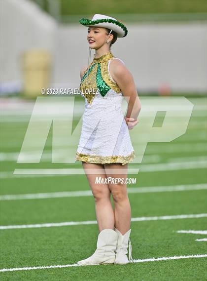 Thumbnail 1 in Summer Creek vs. Stratford (UIL Football 6A D2 Region 3 Regional) photogallery.