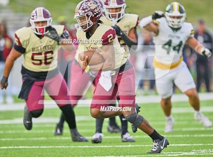 Thumbnail 2 in Summer Creek vs. Stratford (UIL Football 6A D2 Region 3 Regional) photogallery.