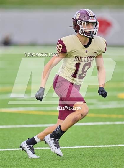 Thumbnail 3 in Summer Creek vs. Stratford (UIL Football 6A D2 Region 3 Regional) photogallery.