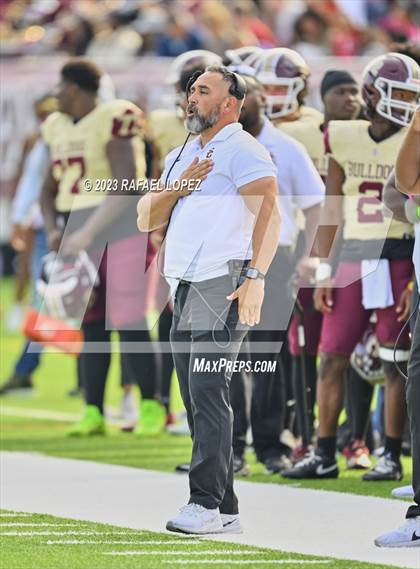 Thumbnail 1 in Summer Creek vs. Stratford (UIL Football 6A D2 Region 3 Regional) photogallery.