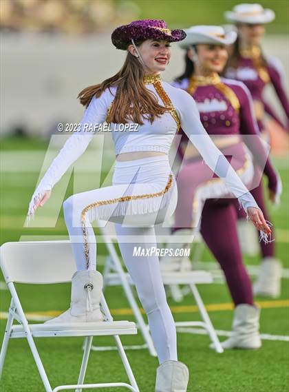 Thumbnail 2 in Summer Creek vs. Stratford (UIL Football 6A D2 Region 3 Regional) photogallery.