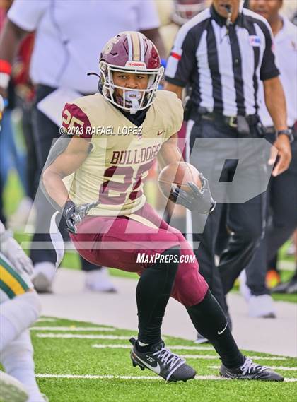 Thumbnail 2 in Summer Creek vs. Stratford (UIL Football 6A D2 Region 3 Regional) photogallery.