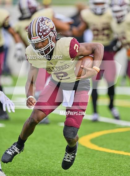 Thumbnail 2 in Summer Creek vs. Stratford (UIL Football 6A D2 Region 3 Regional) photogallery.