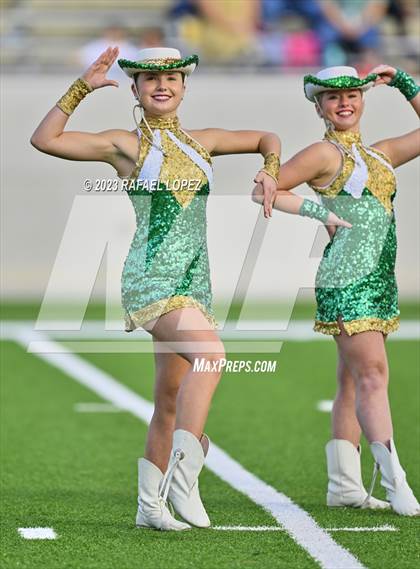 Thumbnail 3 in Summer Creek vs. Stratford (UIL Football 6A D2 Region 3 Regional) photogallery.