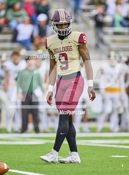 Thumbnail 2 in Summer Creek vs. Stratford (UIL Football 6A D2 Region 3 Regional) photogallery.