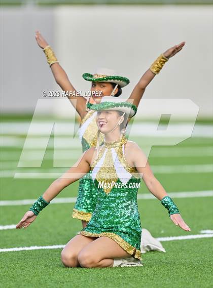 Thumbnail 3 in Summer Creek vs. Stratford (UIL Football 6A D2 Region 3 Regional) photogallery.