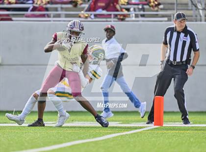 Thumbnail 3 in Summer Creek vs. Stratford (UIL Football 6A D2 Region 3 Regional) photogallery.