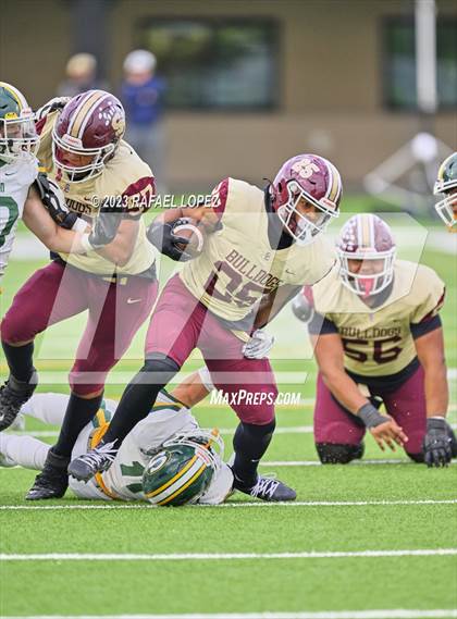 Thumbnail 2 in Summer Creek vs. Stratford (UIL Football 6A D2 Region 3 Regional) photogallery.