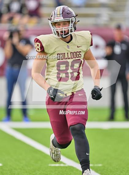Thumbnail 3 in Summer Creek vs. Stratford (UIL Football 6A D2 Region 3 Regional) photogallery.