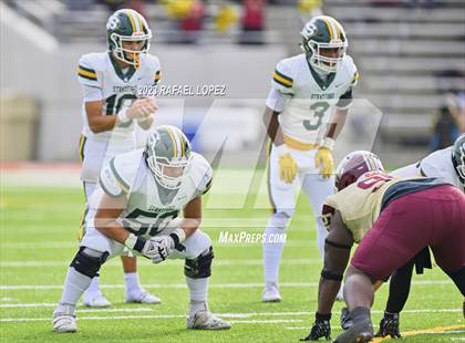 Thumbnail 1 in Summer Creek vs. Stratford (UIL Football 6A D2 Region 3 Regional) photogallery.