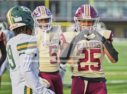 Thumbnail 3 in Summer Creek vs. Stratford (UIL Football 6A D2 Region 3 Regional) photogallery.