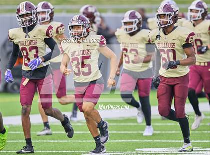 Thumbnail 2 in Summer Creek vs. Stratford (UIL Football 6A D2 Region 3 Regional) photogallery.