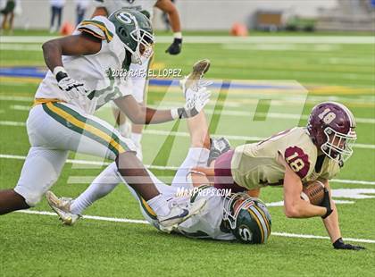 Thumbnail 1 in Summer Creek vs. Stratford (UIL Football 6A D2 Region 3 Regional) photogallery.