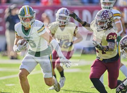 Thumbnail 3 in Summer Creek vs. Stratford (UIL Football 6A D2 Region 3 Regional) photogallery.