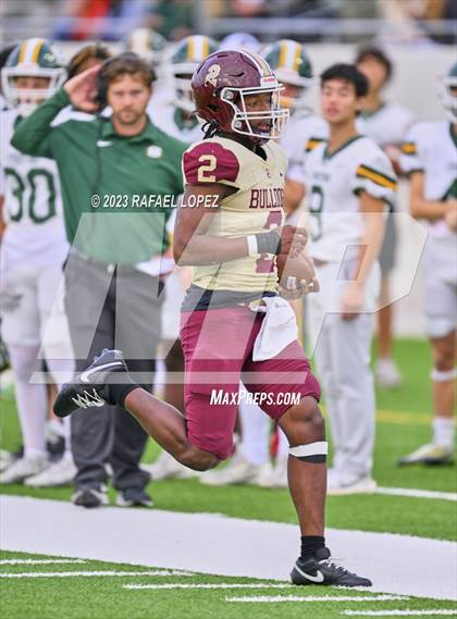 Thumbnail 3 in Summer Creek vs. Stratford (UIL Football 6A D2 Region 3 Regional) photogallery.