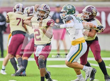 Thumbnail 3 in Summer Creek vs. Stratford (UIL Football 6A D2 Region 3 Regional) photogallery.