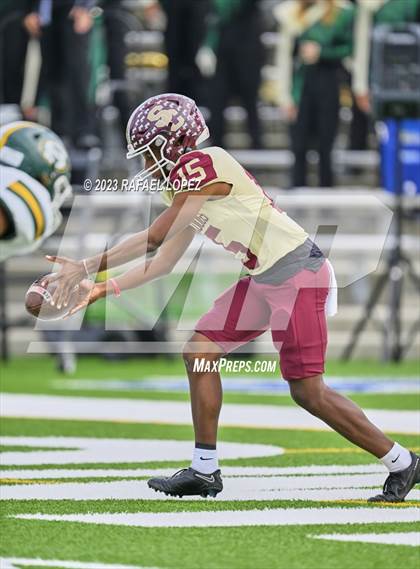 Thumbnail 3 in Summer Creek vs. Stratford (UIL Football 6A D2 Region 3 Regional) photogallery.