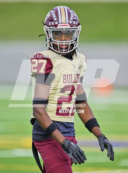 Thumbnail 3 in Summer Creek vs. Stratford (UIL Football 6A D2 Region 3 Regional) photogallery.