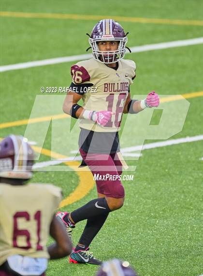 Thumbnail 1 in Summer Creek vs. Stratford (UIL Football 6A D2 Region 3 Regional) photogallery.