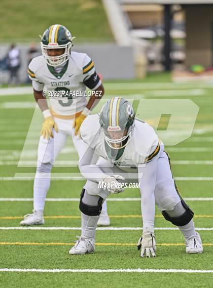 Thumbnail 2 in Summer Creek vs. Stratford (UIL Football 6A D2 Region 3 Regional) photogallery.