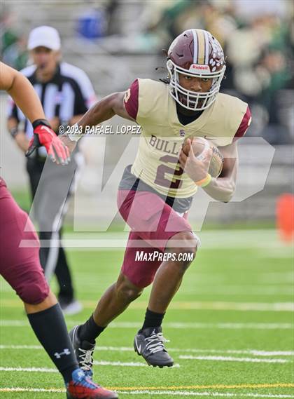 Thumbnail 3 in Summer Creek vs. Stratford (UIL Football 6A D2 Region 3 Regional) photogallery.