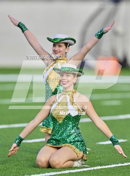 Thumbnail 2 in Summer Creek vs. Stratford (UIL Football 6A D2 Region 3 Regional) photogallery.