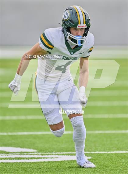 Thumbnail 2 in Summer Creek vs. Stratford (UIL Football 6A D2 Region 3 Regional) photogallery.
