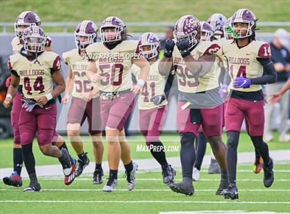 Thumbnail 1 in Summer Creek vs. Stratford (UIL Football 6A D2 Region 3 Regional) photogallery.