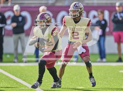 Thumbnail 2 in Summer Creek vs. Stratford (UIL Football 6A D2 Region 3 Regional) photogallery.