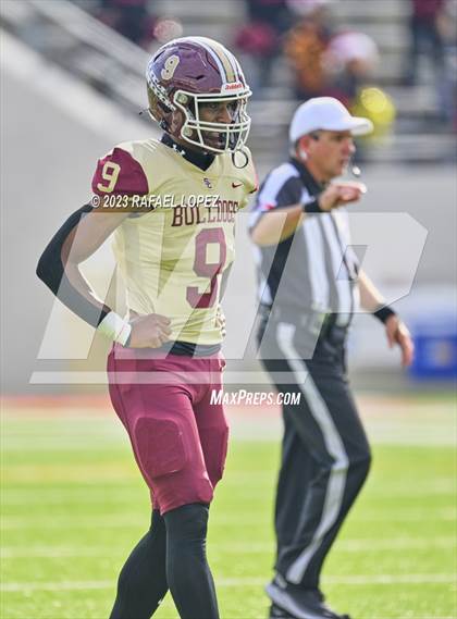 Thumbnail 2 in Summer Creek vs. Stratford (UIL Football 6A D2 Region 3 Regional) photogallery.