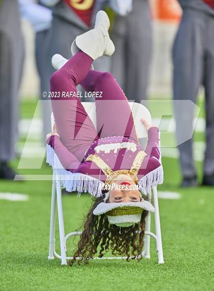 Thumbnail 3 in Summer Creek vs. Stratford (UIL Football 6A D2 Region 3 Regional) photogallery.