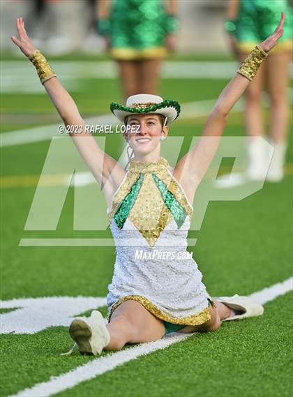 Thumbnail 3 in Summer Creek vs. Stratford (UIL Football 6A D2 Region 3 Regional) photogallery.