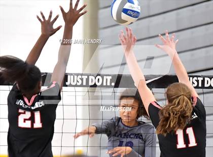Thumbnail 3 in Rancho Cucamonga vs. Harvard-Westlake (Durango Fall Classic) photogallery.