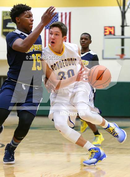Thumbnail 1 in Irondequoit vs. University Prep photogallery.