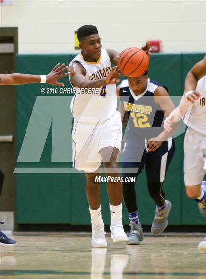 Thumbnail 3 in Irondequoit vs. University Prep photogallery.