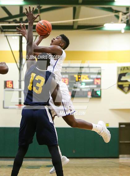 Thumbnail 2 in Irondequoit vs. University Prep photogallery.