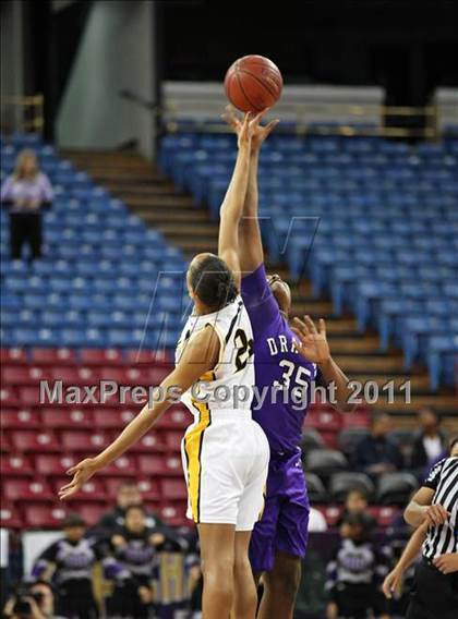 Thumbnail 2 in Bishop O'Dowd vs. Sacramento (CIF NorCal D3 Regional Final) photogallery.