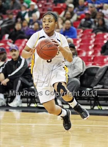 Thumbnail 1 in Bishop O'Dowd vs. Sacramento (CIF NorCal D3 Regional Final) photogallery.