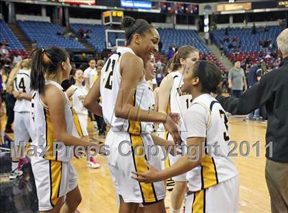 Thumbnail 3 in Bishop O'Dowd vs. Sacramento (CIF NorCal D3 Regional Final) photogallery.