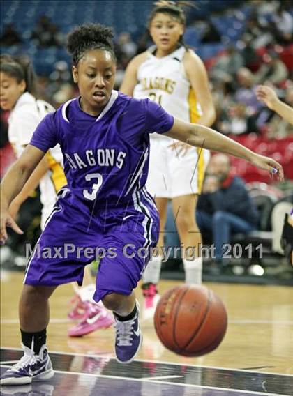 Thumbnail 1 in Bishop O'Dowd vs. Sacramento (CIF NorCal D3 Regional Final) photogallery.